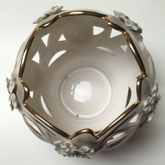 Handmade Porcelain Floral Vase with a Gold Trim. - Picture 3 of 8